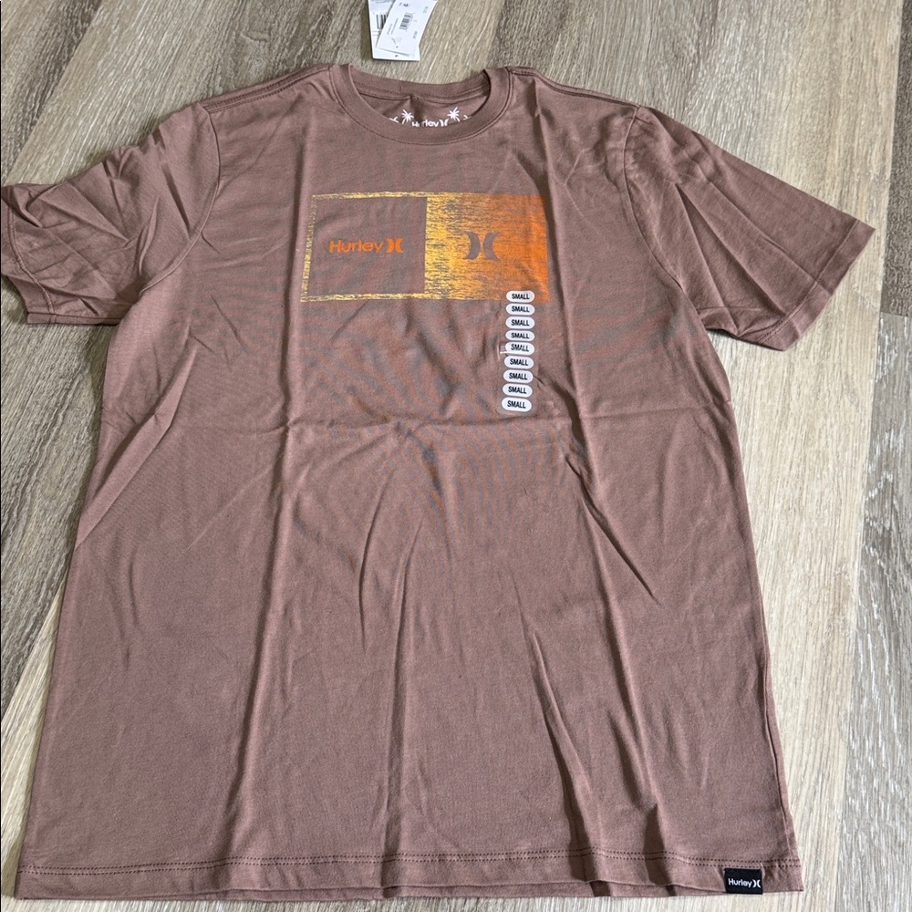 🆕 Hurley Men’s Tshirt, Light brown with orange/yellow logo front, Size Small
